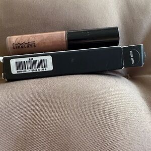 MAC Cosmetics Lipglass in Taupe Notch